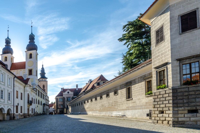 Telč (Telc), Czechia - Monterrasol small group tours to Telč (Telc), Czechia. Travel agency offers small group car tours to see Telč (Telc) in Czechia. Order small group tour to Telč (Telc) with departure date on request.