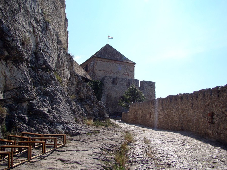 Sümeg (Sumeg), Hungary - Monterrasol small group tours to Sümeg (Sumeg), Hungary. Travel agency offers small group car tours to see Sümeg (Sumeg) in Hungary. Order small group tour to Sümeg (Sumeg) with departure date on request.
