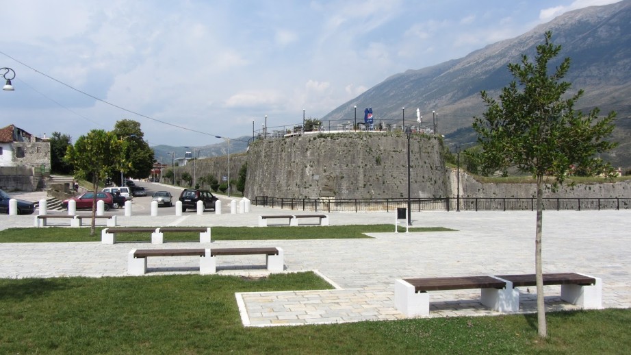 Tepelenë (Tepelene), Albania - All seasons Albania 7 days cultural tour from Tirana. Monterrasol Travel tour use small group minivan.